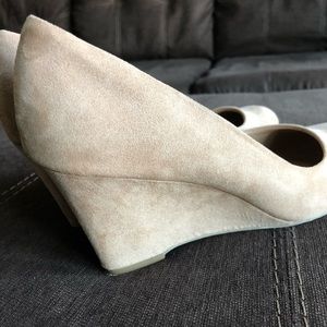 Merona 3in wedged shoe